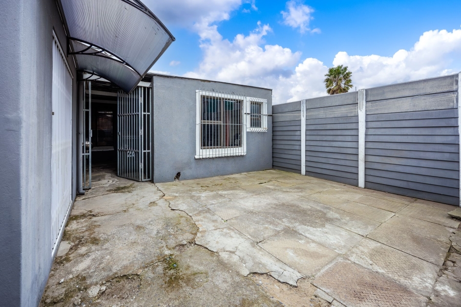 3 Bedroom Property for Sale in Silversands Western Cape
